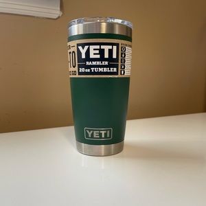NWT YETI 20oz rambler in Northwoods green